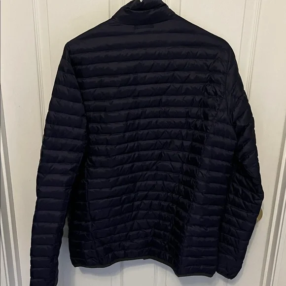 Eddie Bauer Men's Navy Puffer Jacket - Picture 8 of 13